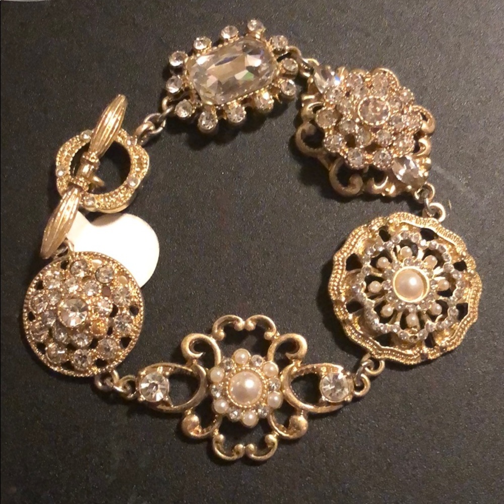 Bracelet with jewels